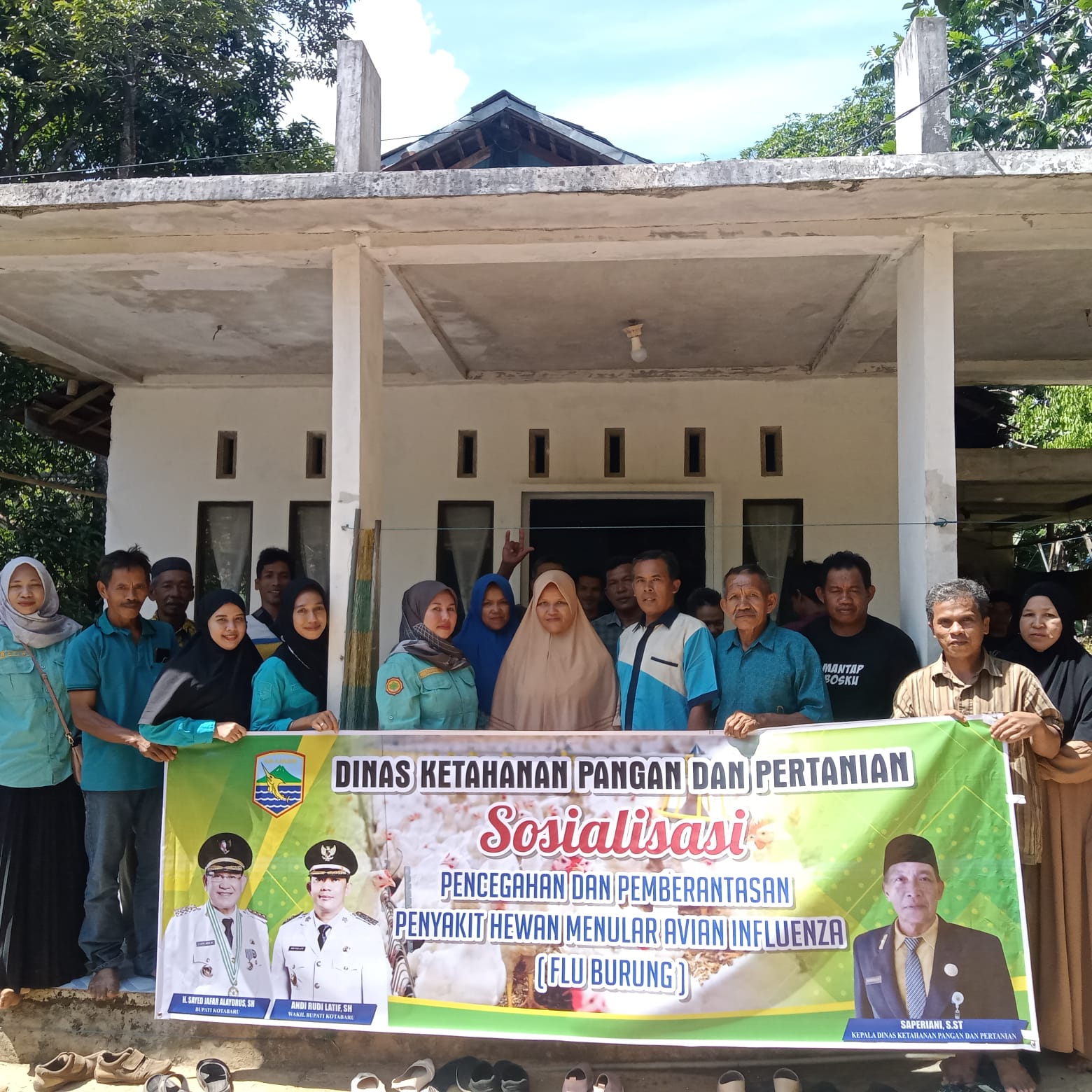 Sosialisasi Tentang Penyakit Flu Burung di Desa Sarang Tiung