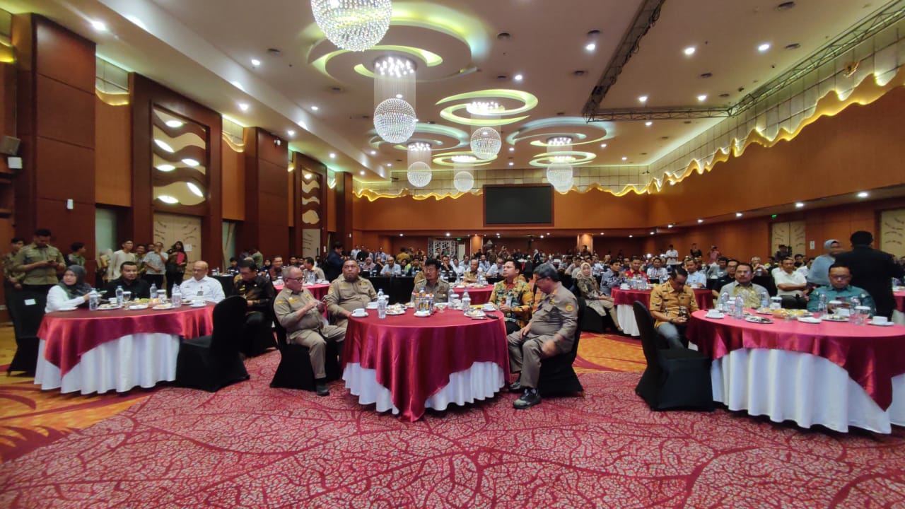 Dinas Ketahanan Pangan dan pertanian bidang Perbebunan menghadiri rapat koordinasi kelapa sawit se kalimantan selatan